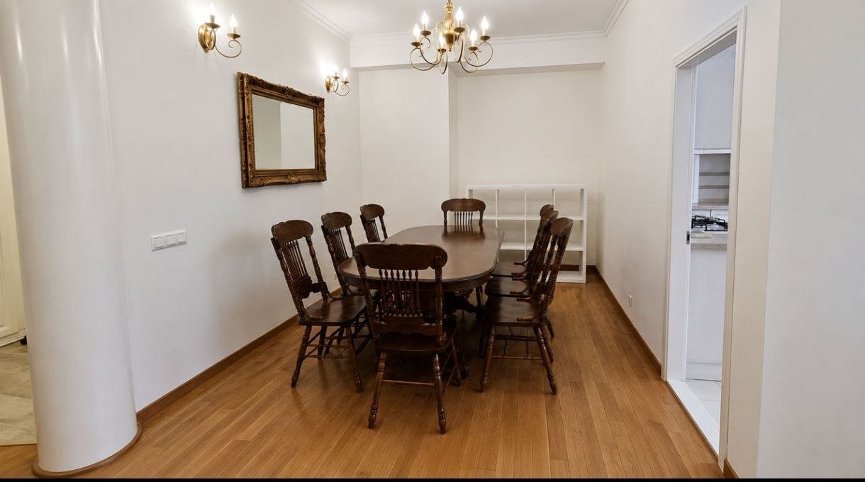 Chirie apartament 3 camere + living Sect Riscani A.S.Radauteanu 9 117mp