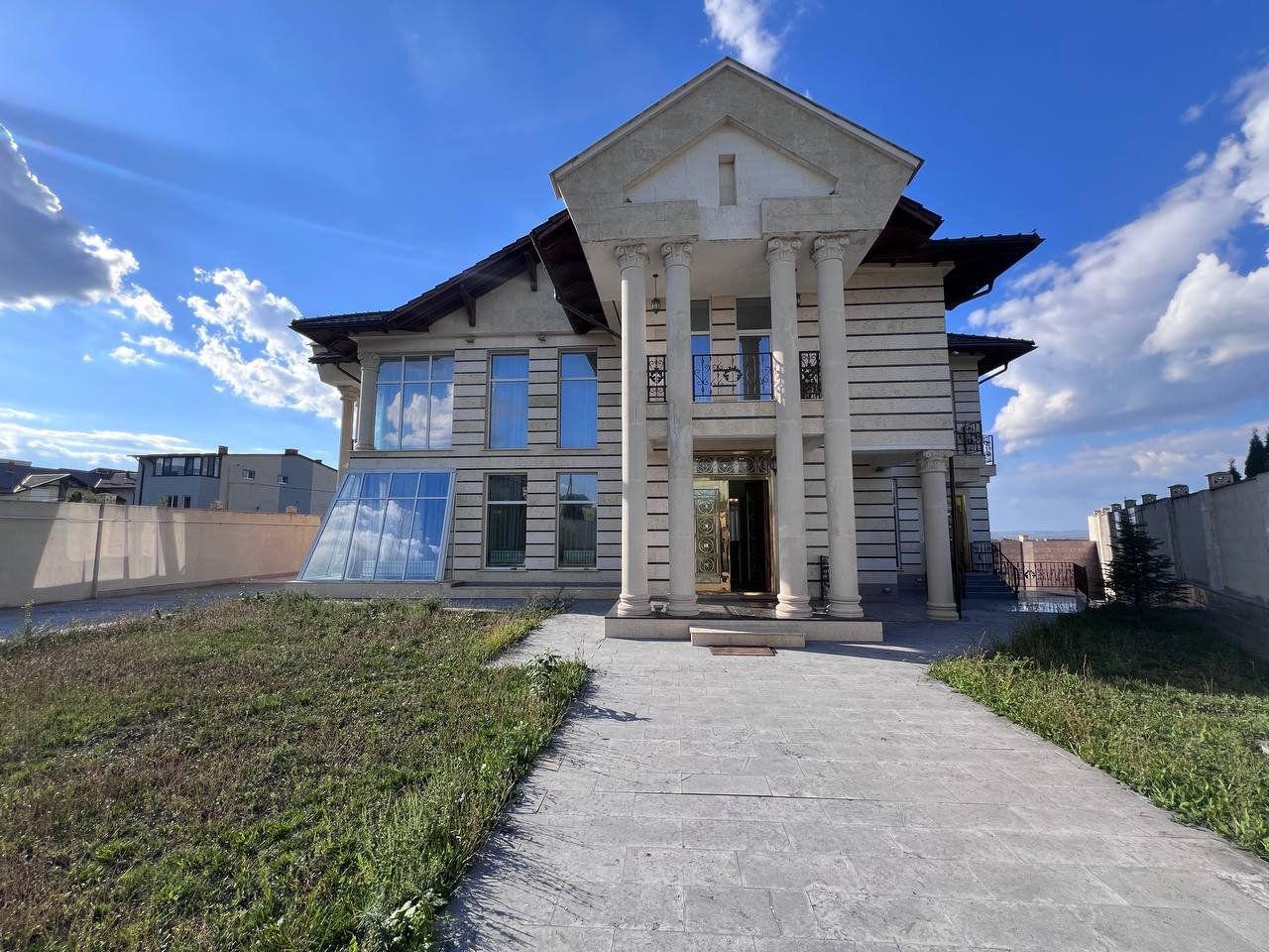 Casa Stauceni sup 500m 3nivele Str Salcimilor