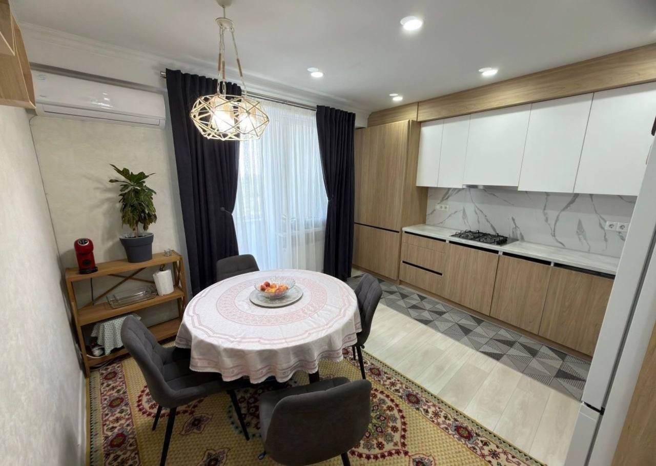 Apartament Buicani sup 72m et 6 N.Costin
